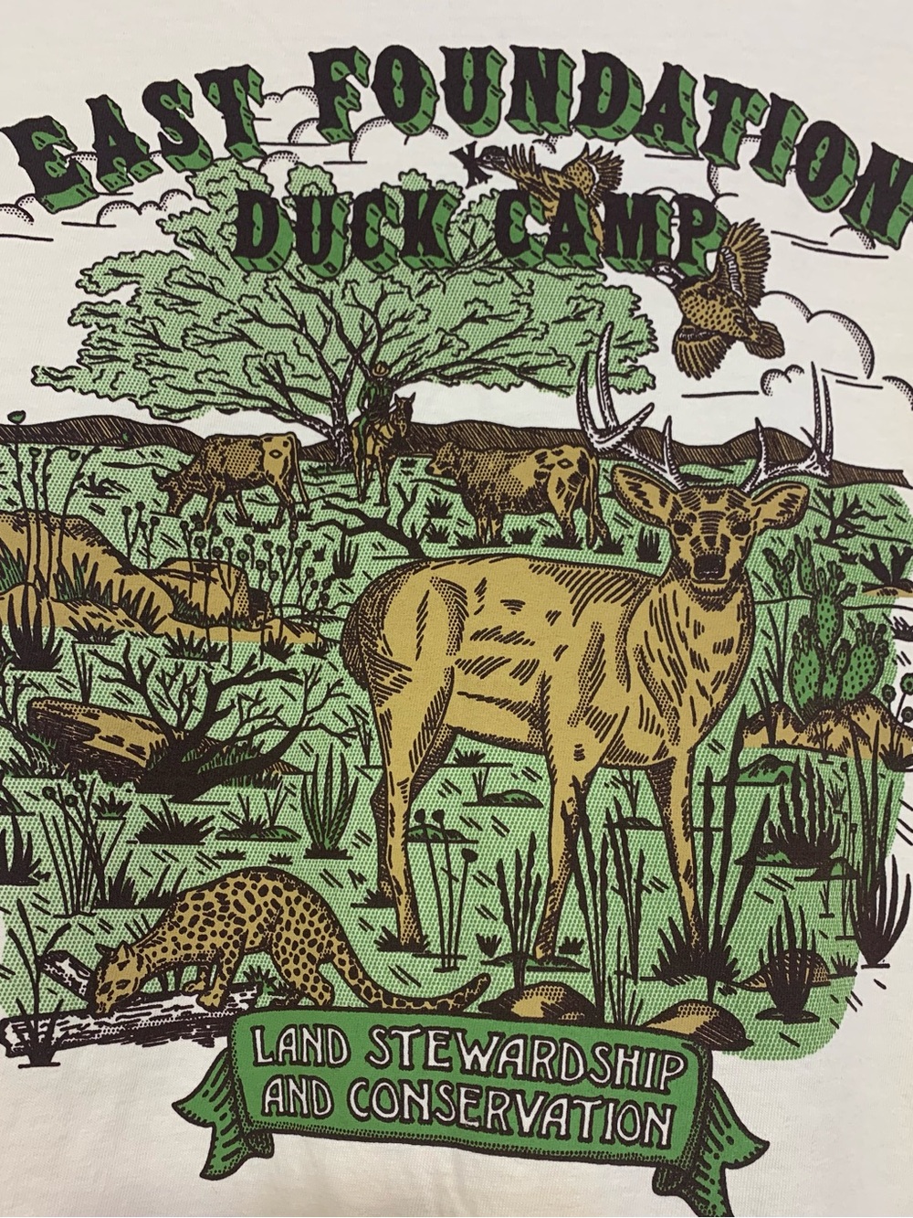 Duck Camp Ivory Deer Hunting Short Sleeve Large T-Shirt. 3512